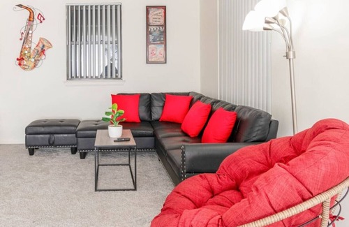 Albany Apartment | 610B) Large 1 bedroom downtown!