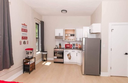 Albany Apartment | 610D) Spacious Studio | Downtown