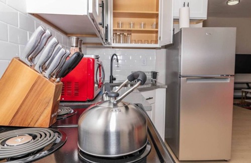 Albany Apartment | 610D) Spacious Studio | Downtown