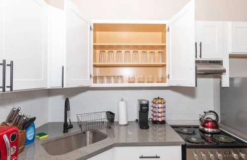 Albany Apartment | 610E) Very Comfortable Studio Downtown