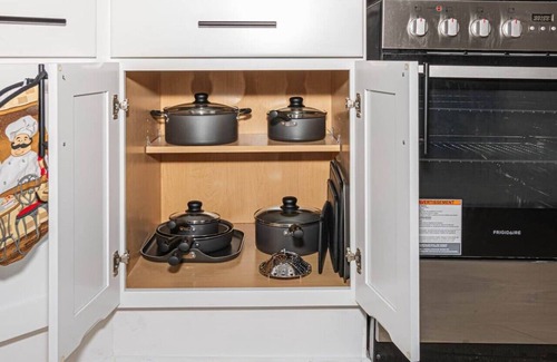 Albany Apartment | 610E) Very Comfortable Studio Downtown