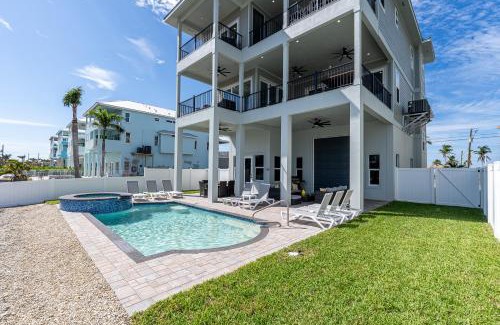 Fort Myers Beach House | 611 Estero Blvd home