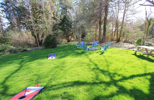 East Sandwich House | 611 Rt 6A- Family-friendly home near beach with spacious yard, pet-friendly!