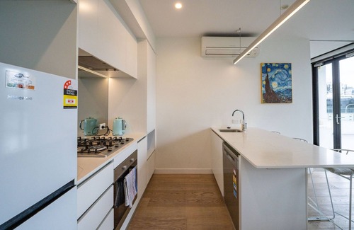 Spring Hill Apartment | 613B Central Brisbane - 2bedsapt+balcony w parking
