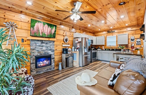 Sevierville Apartment | 615 Rainbow Road #2, Seviervile
