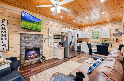Sevierville Apartment | 615 Rainbow Road #3, Sevierville