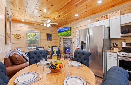 Sevierville Apartment | 615 Rainbow Road #3, Sevierville