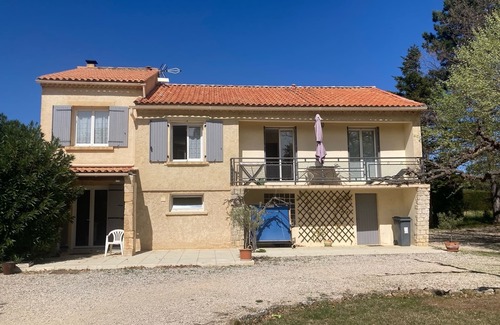 Sarrians Apartment | 61m² apartment, 3-star rating, air-conditioned, in the countryside, large plot, quiet location
