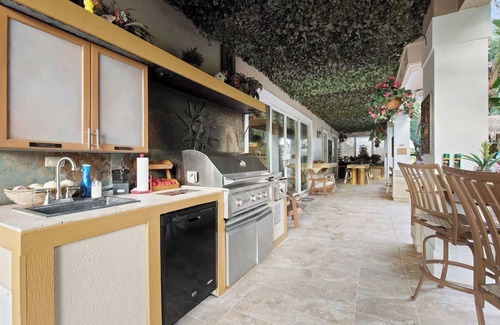 Clermont House | 62 Acre Island - Sleeps 40+!