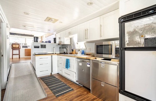 North Fort Myers Boat Rental | 62' Yacht M/V Possibilities on wide Private Canal by RedAwning