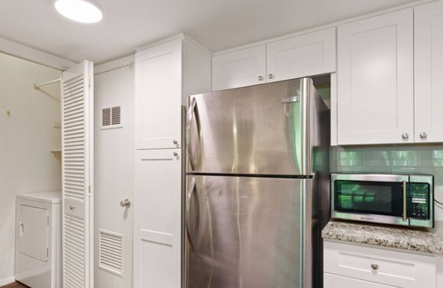 Highland Hills Apartment | 6201 Shadow Valley Dr #A