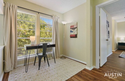 Highland Hills Apartment | 6203 Shadow Valley #B