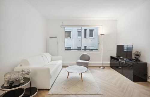 Champs-Elysees Apartment | 623 Suite Mont - Superb apartment in Paris
