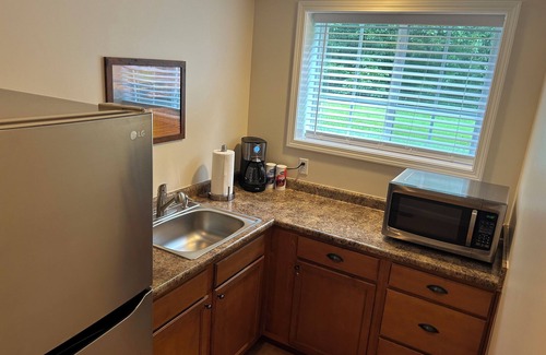 Byrdstown House | 625 Frisco Ln, just up the hill from Sunset Marina, 4.4 miles from Byrdstown