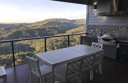 Balmoral Ridge House | 629 Balmoral Ridge - secluded hideaway with spectacular views