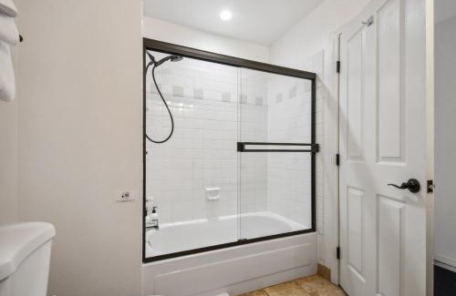 Englewood Apartment | 6380 B6-1364 Byte-Sized Studio in Boston Commons