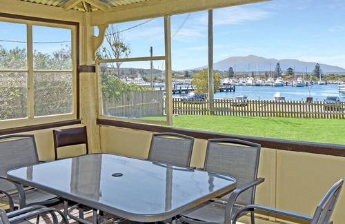 Bermagui House | 64 Lamont St - Pet Friendly