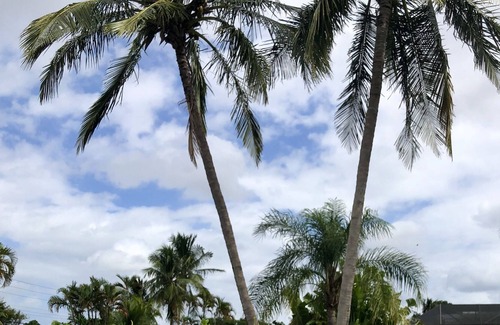 Fort Lauderdale Villa | 65+ 5-Star Reviews! Out of Business. Thanks Broward County :(