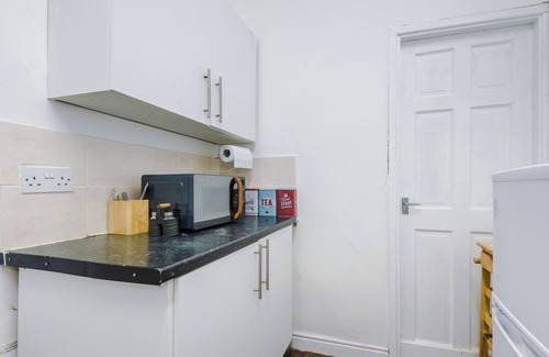 Bradford House | 65 Inch TV & Luxurious 2 Bedroom Suite for Your Ultimate Getaway Open