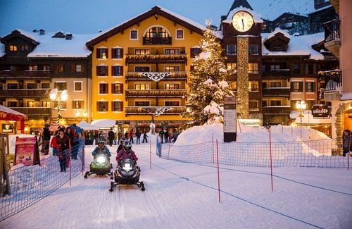 Arc-1950 Apartment | 65-m² south-facing apartment for 6/8 people, garden-level terrace, ski in/out