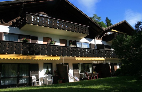 Mittenwald Apartment | 65 sqm newly renovated modern 4-star apartment in Bavarian style