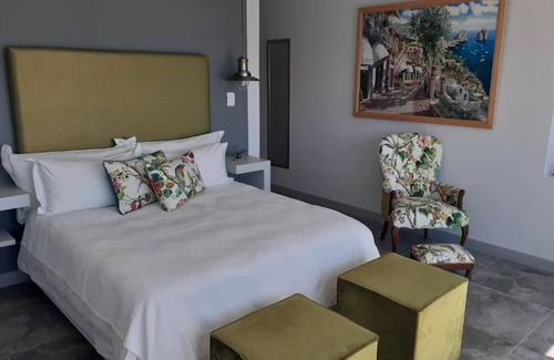 De Kelders Bed & Breakfast | 65onCliff - Otterbaai