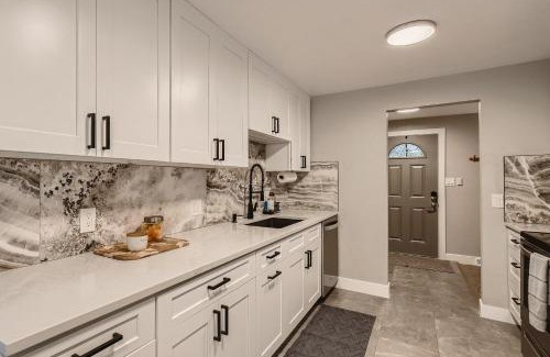 Lamar Heights Area House | 6636 Depew St (upper)