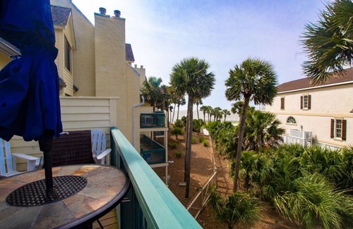 Saint Helena Island Condo | 665 New Haven - New to VRBO! Resort Access Included!