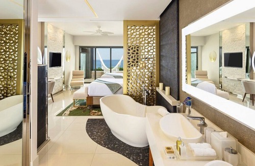 Palmilla Resort | ✩ 667ft² Suite ✩ Private Balcony with Hammock & Seating ✩ Relaxing Getaway ✩