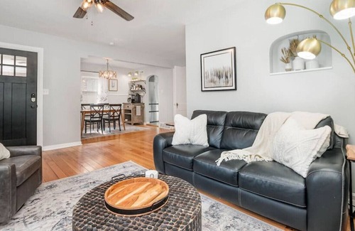 Roselawn Finance House | 6727 Britton · 2 Bedroom House. King Bed Master Suite. Charm!