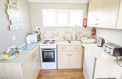 Chapel Saint Leonards Cottage | 68 CHERRY PARK, pet friendly, with a garden in Chapel St Leonards