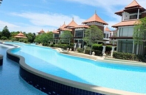 Hua Hin Apartment | #693 venice style 3BR/pool access