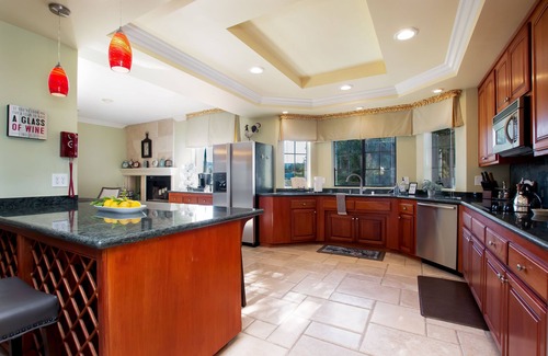 Temecula House | 6b/4.5 bath PERMITTED TEMECULA WINE COUNTRY VACATION ESTATE