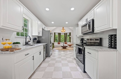 Lithonia House | 6BD/3BA Designer Oasis Sleeps 14 ATL Metro