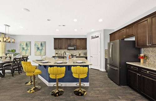 Colton Villa | 6BD/3BA/Villa/10Beds/Grill/NearUCR/Large Space/clean/outdoor furniture