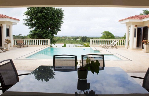 La Mulata Villa | 6BD 6BT Guest-friendly villa in gated and secured residence
