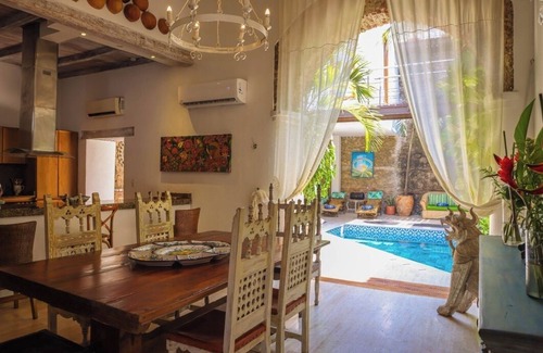 Chino Villa | 6BD Mansion in the old town