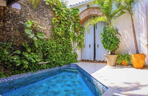 Chino Villa | 6BD Mansion in the old town