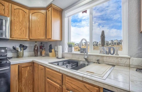 Northeast Colorado Springs House | 6BD Quiet Northside Mountain Views & Parks