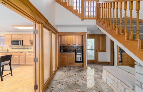 Kingston House | 6Bdrm 4ba Swim & Launch Close! Pool Table!