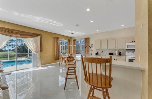Highlands Reserve Villa | 6Bed 3Bath Pool Villa Toy Story & Lion King & Stunning Sunsets