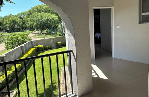 Bulawayo House | 6bed & 5.5bath family home/Business accommodation