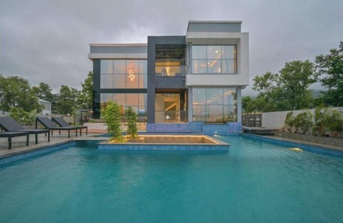 Lonavala Villa | 6BHK Saanjh w Indoor/outdoor Pool & Gazebo