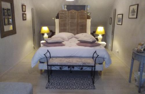 Saint-Broladre Bed & Breakfast | 6bis rue de la boussaquiere st broladre
