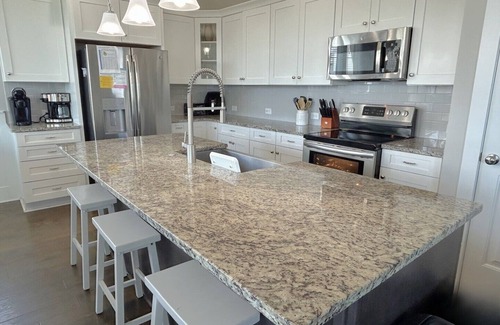 Yaupon Beach House | 6BR 4.5BA House, 2nd Row, Ocean Views, Pool, Sleeps 12