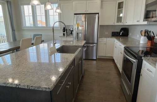 Yaupon Beach House | 6BR 4.5BA House, 2nd Row, Ocean Views, Pool, Sleeps 12