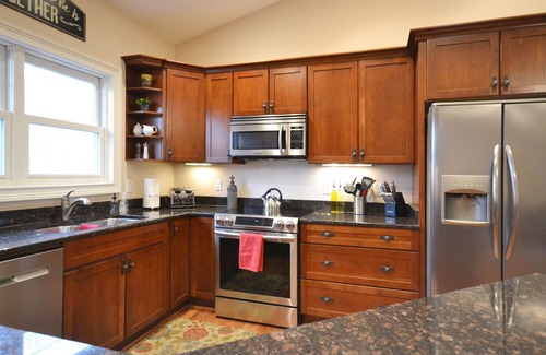 Arden House | 6br/4ba Home w/Game - weekly and monthly rates available