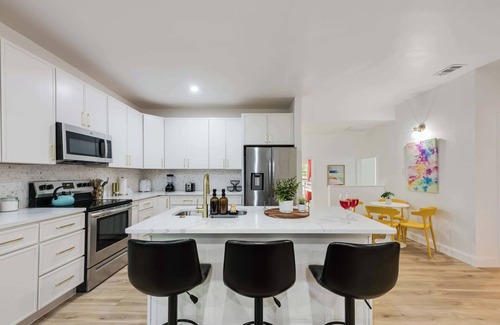 Dallas House | 6Br 4Bath Home Just 5 Minutes to Lower Greenville