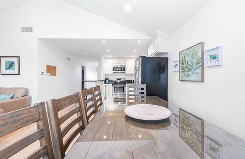 West Newport Condo | 6BR Beach House with A/C | Sunny Patio | Balcony with Ocean Views!