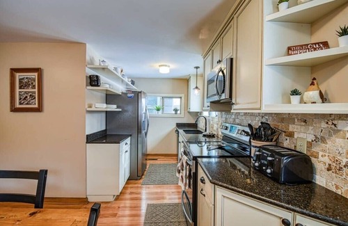 Leadville House | 6BR Cozy Victorian - Block from Main St - Groups